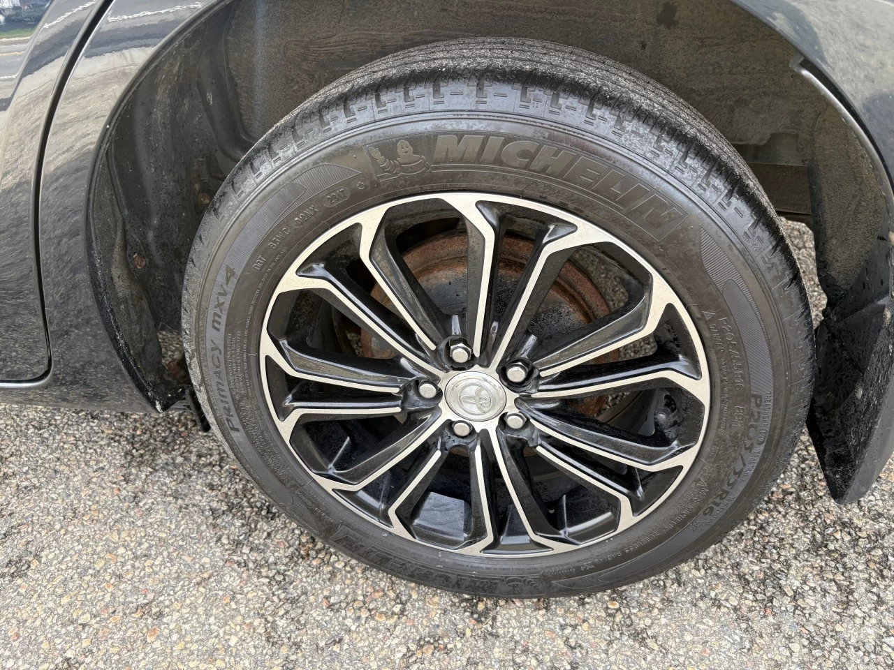 2018 Toyota Corolla LE Main Image