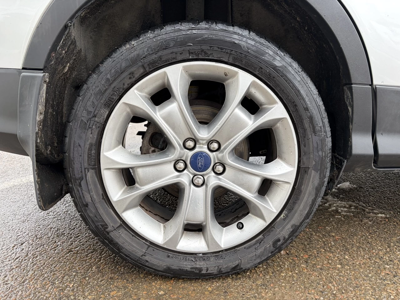 2015 Ford Escape Titanium AWD CUIR TOIT PANO BLUETOOTH SIEGES CHAUFFANTS Image principale