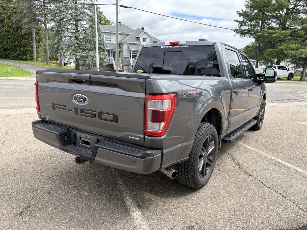 2022 Ford F-150 LARIAT https://www.st-norbertford.com/resize/b990ff35b810a3abc0cc817b2ca24889-1
