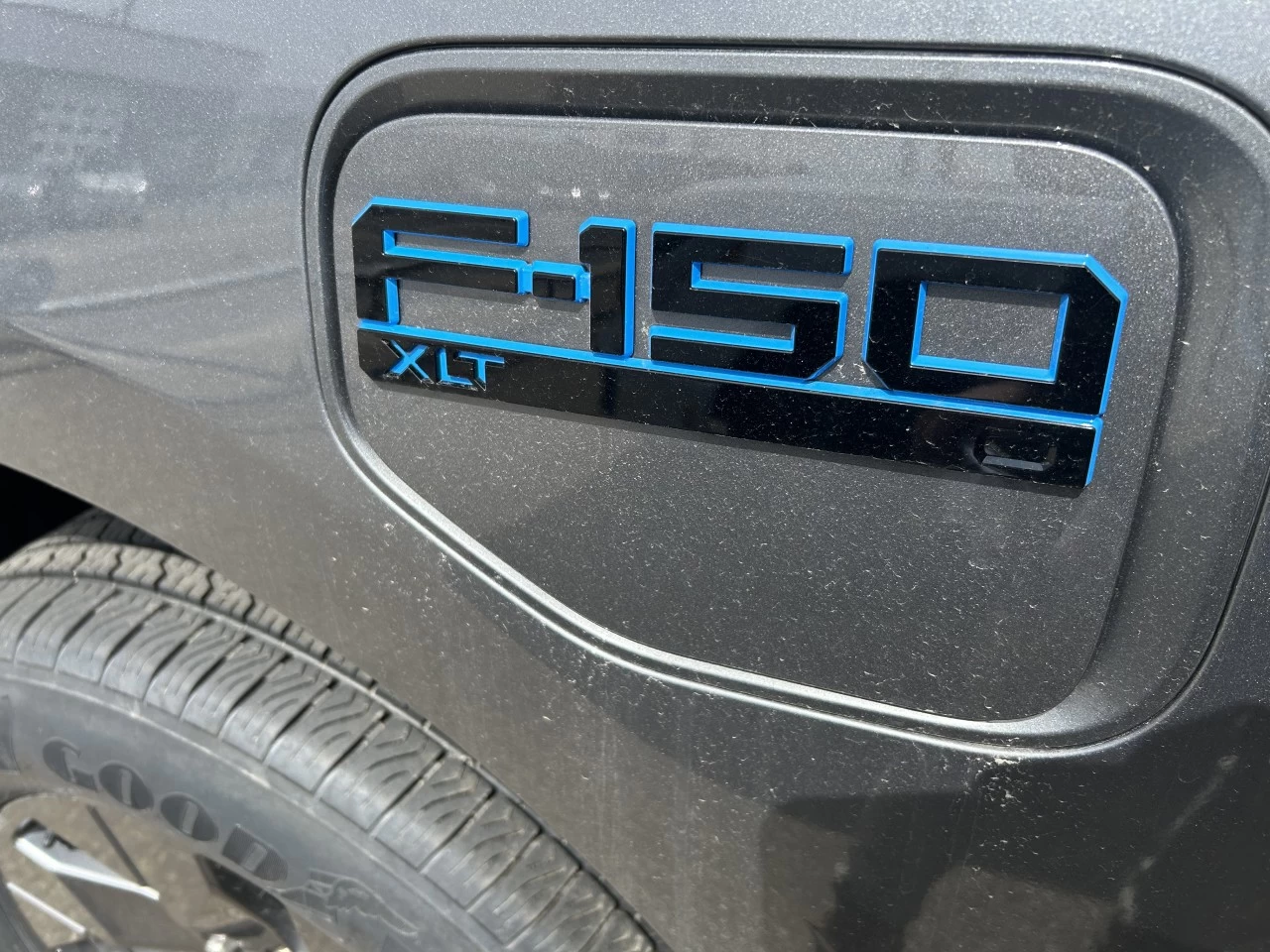 2024 Ford F-150 Lightning XLT 4x4 https://www.st-norbertford.com/resize/b990ff35b810a3abc0cc817b2ca24889-1