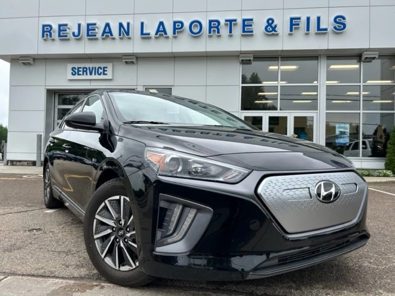 2020 Hyundai Ioniq Électrique Preferred https://www.st-norbertford.com/resize/b990ff35b810a3abc0cc817b2ca24889-1