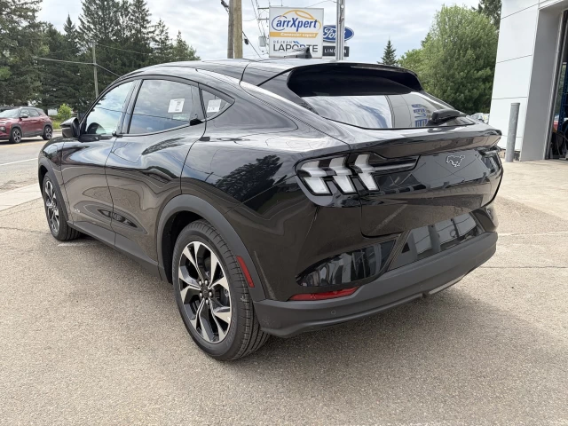Ford Mustang Mach-E SELECT 2026