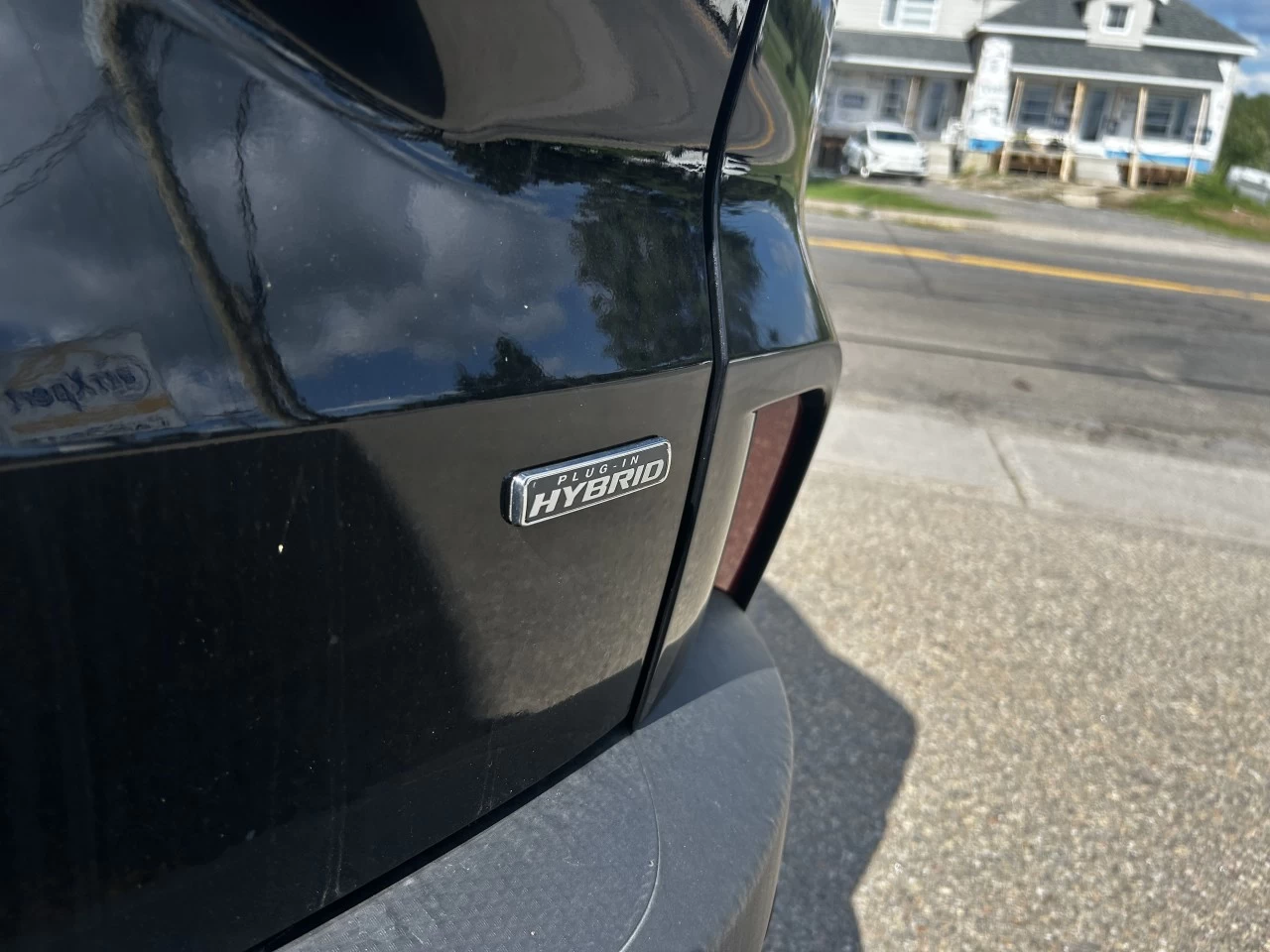2025 Ford Escape PHEV https://www.st-norbertford.com/resize/b990ff35b810a3abc0cc817b2ca24889-1