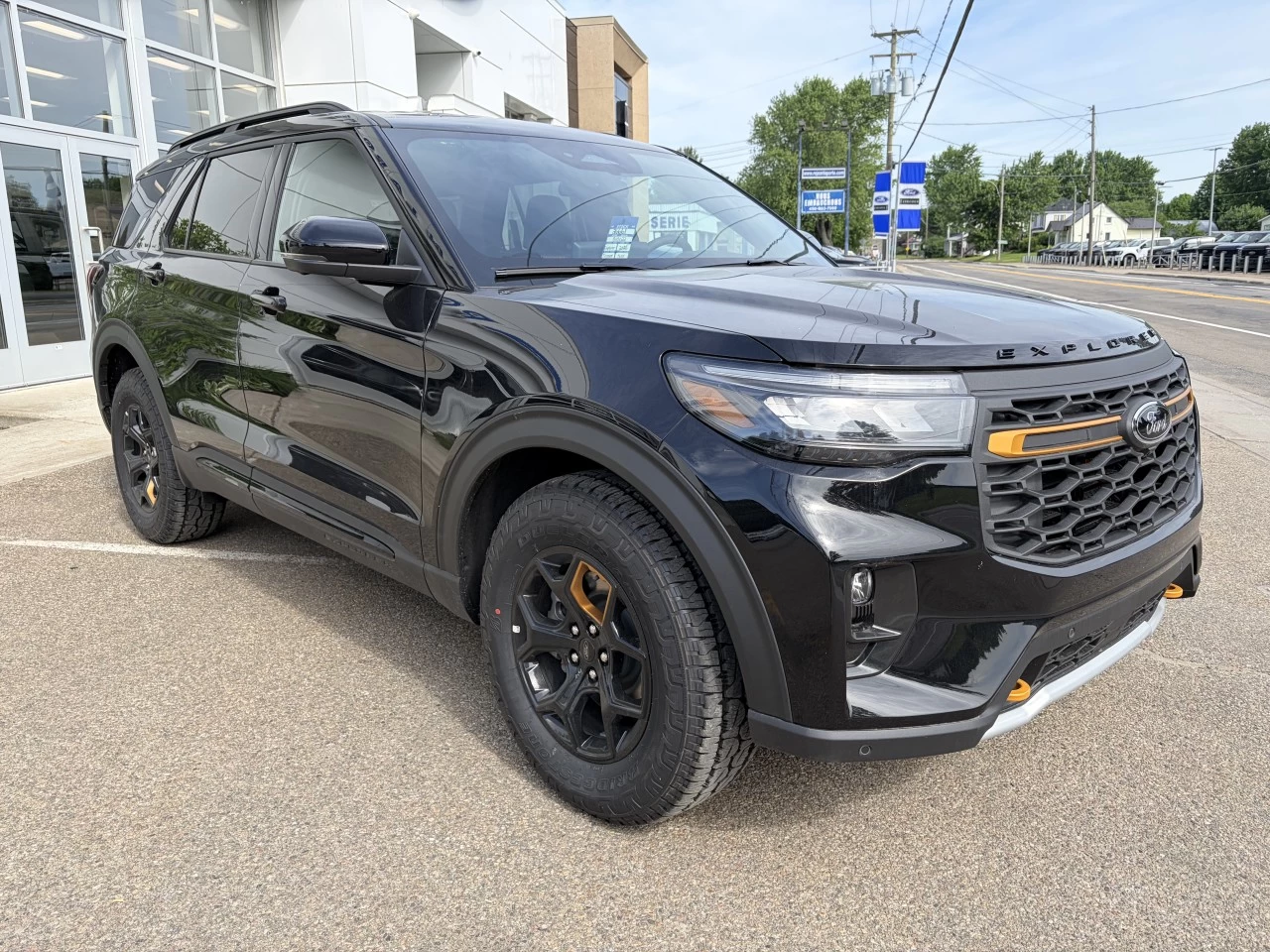 2026 Ford Explorer TREMOR 4WD ECOBOOST https://www.st-norbertford.com/resize/b990ff35b810a3abc0cc817b2ca24889-1