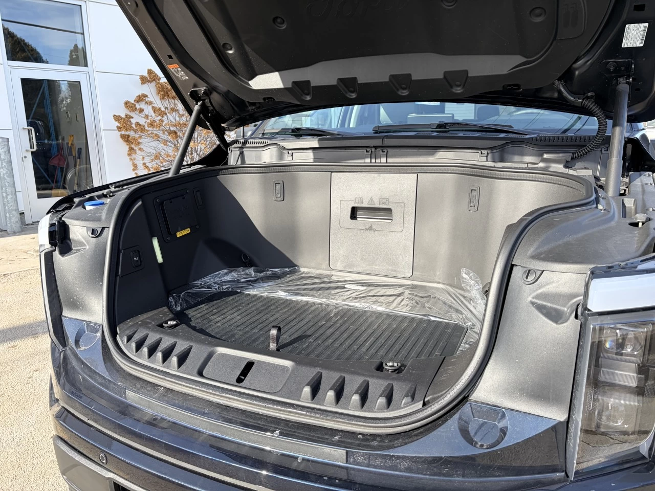 2025 Ford F-150 Lightning FLASH 312A BATTERIE LONGUE DURÉE ENSEMBLE REMORQUAGE MAX https://www.st-norbertford.com/resize/b990ff35b810a3abc0cc817b2ca24889-1