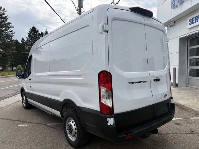 Ford Transit fourgon utilitaire T-250 148" Med Rf 9070 GVWR RWD 2026