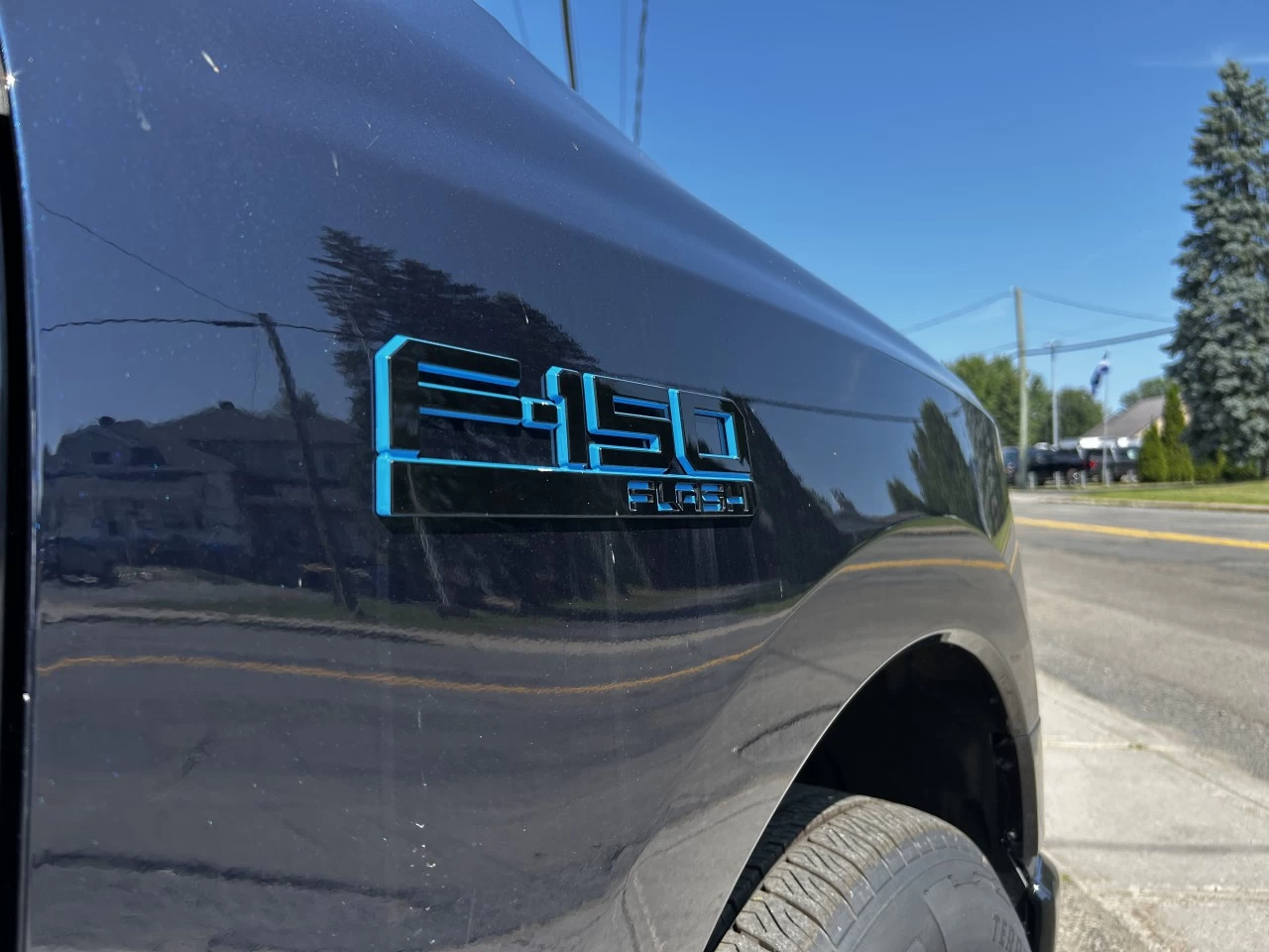 2025 Ford F-150 Lightning FLASH https://www.st-norbertford.com/resize/b990ff35b810a3abc0cc817b2ca24889-1