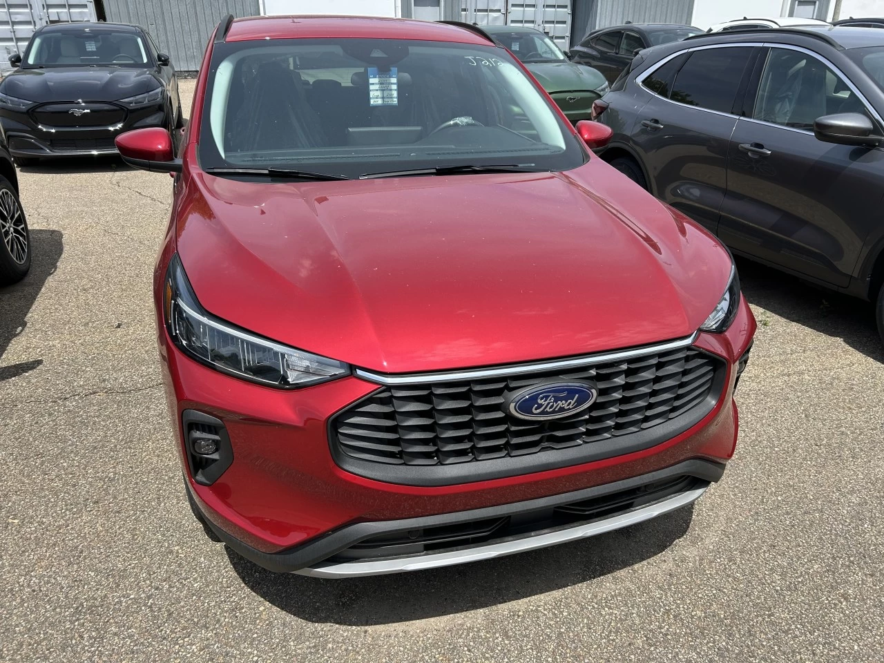 2025 Ford Escape PHEV FWD https://www.st-norbertford.com/resize/b990ff35b810a3abc0cc817b2ca24889-1