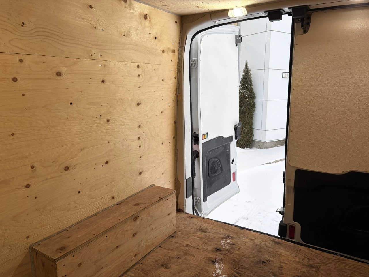 2019 Ford Transit-250 T-250 148" Med Rf 9000 GVWR Sliding RH Dr https://www.st-norbertford.com/resize/b990ff35b810a3abc0cc817b2ca24889-1