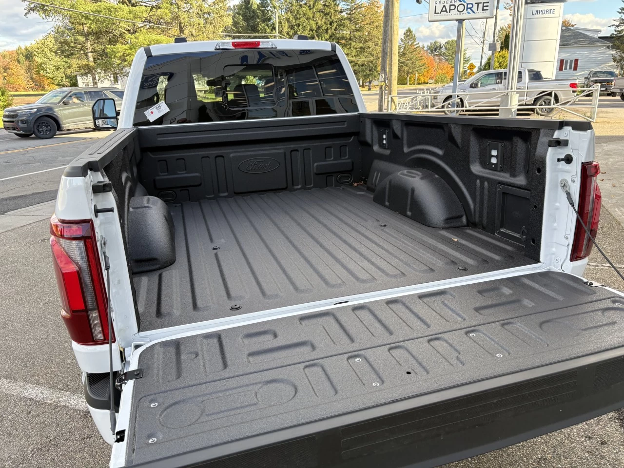 2026 Ford F-150 LARIAT Main Image