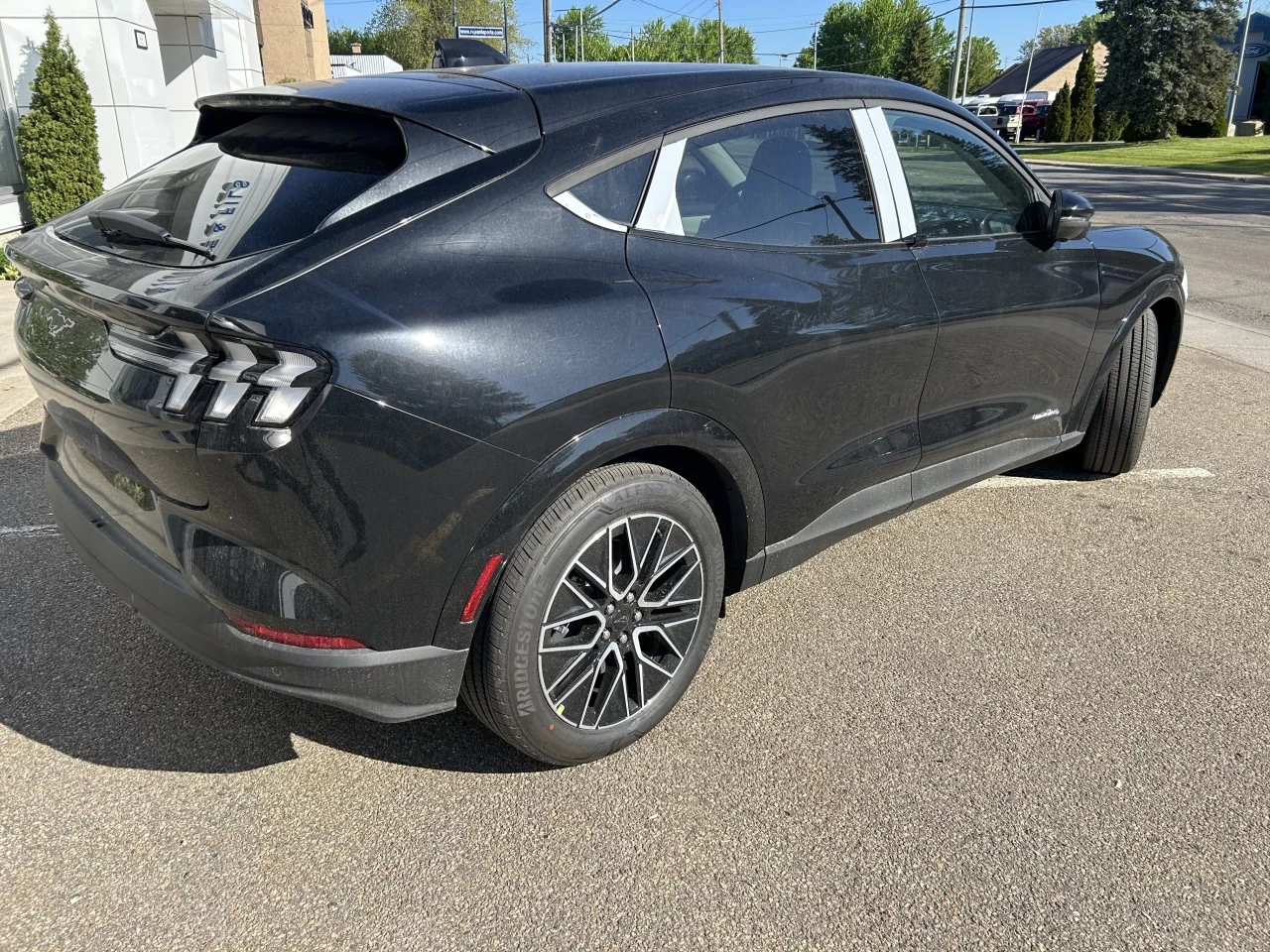 2025 Ford Mustang Mach-E Premium AWD https://www.st-norbertford.com/resize/b990ff35b810a3abc0cc817b2ca24889-1