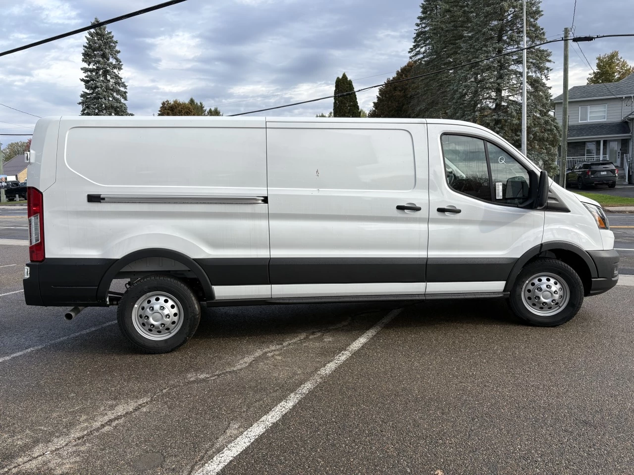 2026 Ford Transit fourgon utilitaire Toit bas 148 RWD T-250 Low Rf 9070 GVWR RWD Main Image