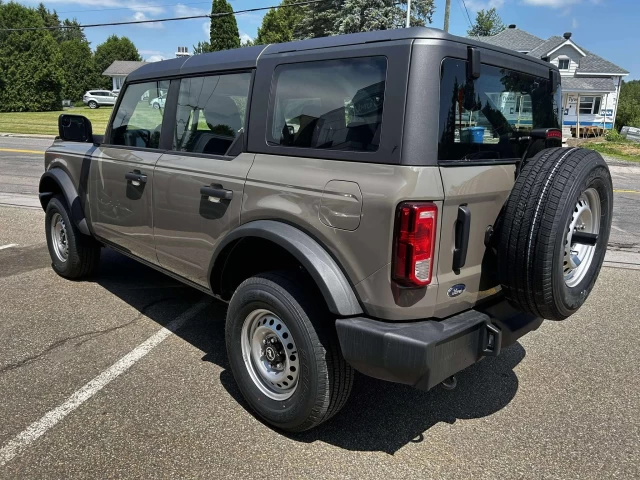 Ford Bronco Base 2025