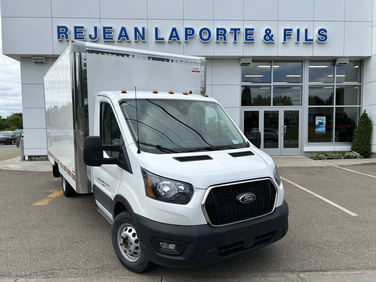 2024 Ford Transit-350 HD T-350 RWD 9950 GVWR DRW Image principale