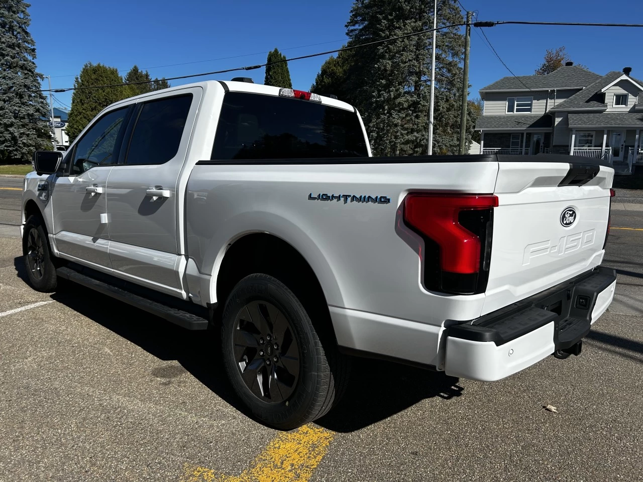 2025 Ford F-150 Lightning FLASH https://www.st-norbertford.com/resize/b990ff35b810a3abc0cc817b2ca24889-1