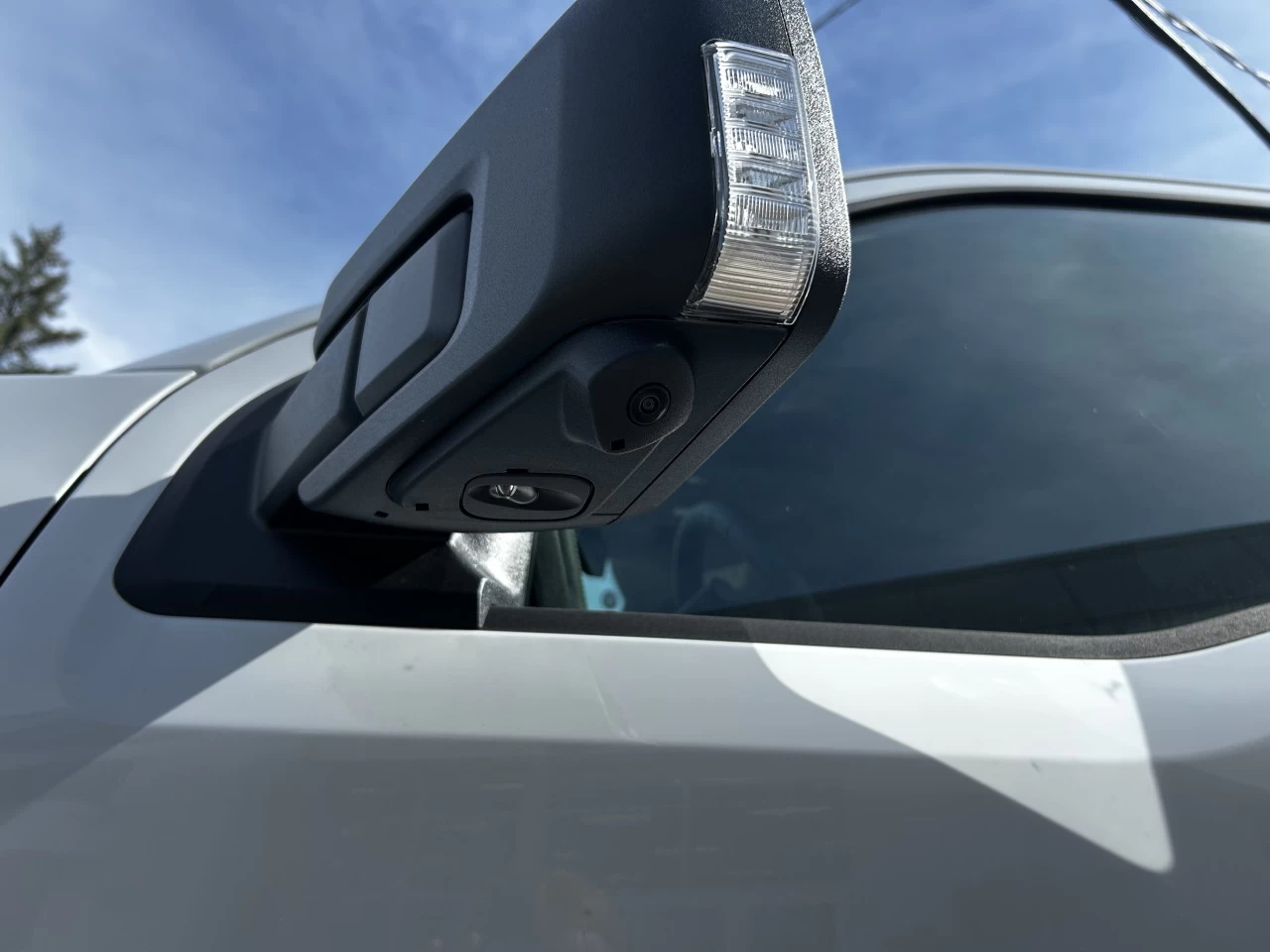 2025 Ford F-150 Lightning FLASH https://www.st-norbertford.com/resize/b990ff35b810a3abc0cc817b2ca24889-1