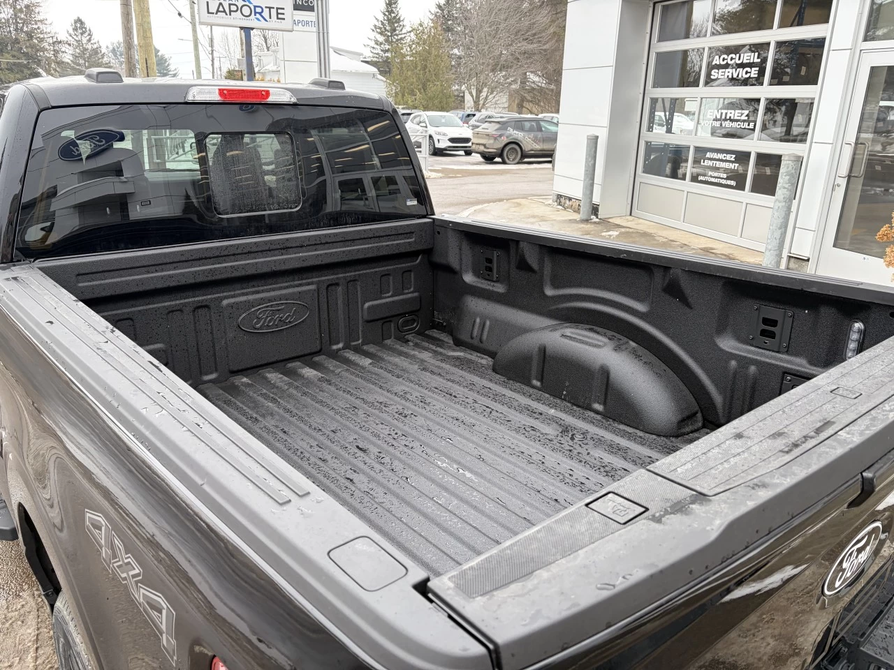 2026 Ford F-150 XLT 302A HEV ENSEMBLE REMORQUAGE SIÈGES CHAUFFANT https://www.st-norbertford.com/resize/b990ff35b810a3abc0cc817b2ca24889-1