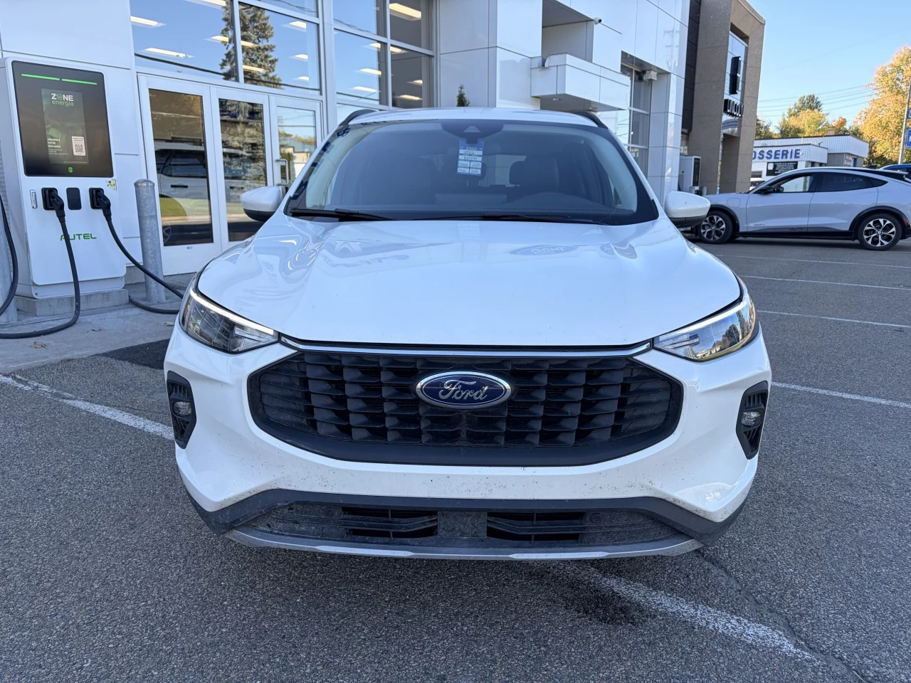 2025 Ford Escape PHEV https://www.st-norbertford.com/resize/b990ff35b810a3abc0cc817b2ca24889-1