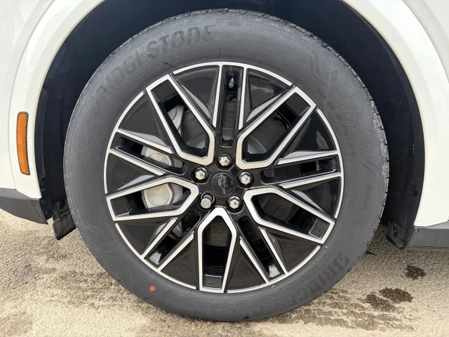 Ford Mustang Mach-E PREMIUM BATTERIE LONGUE DURÉE 2025