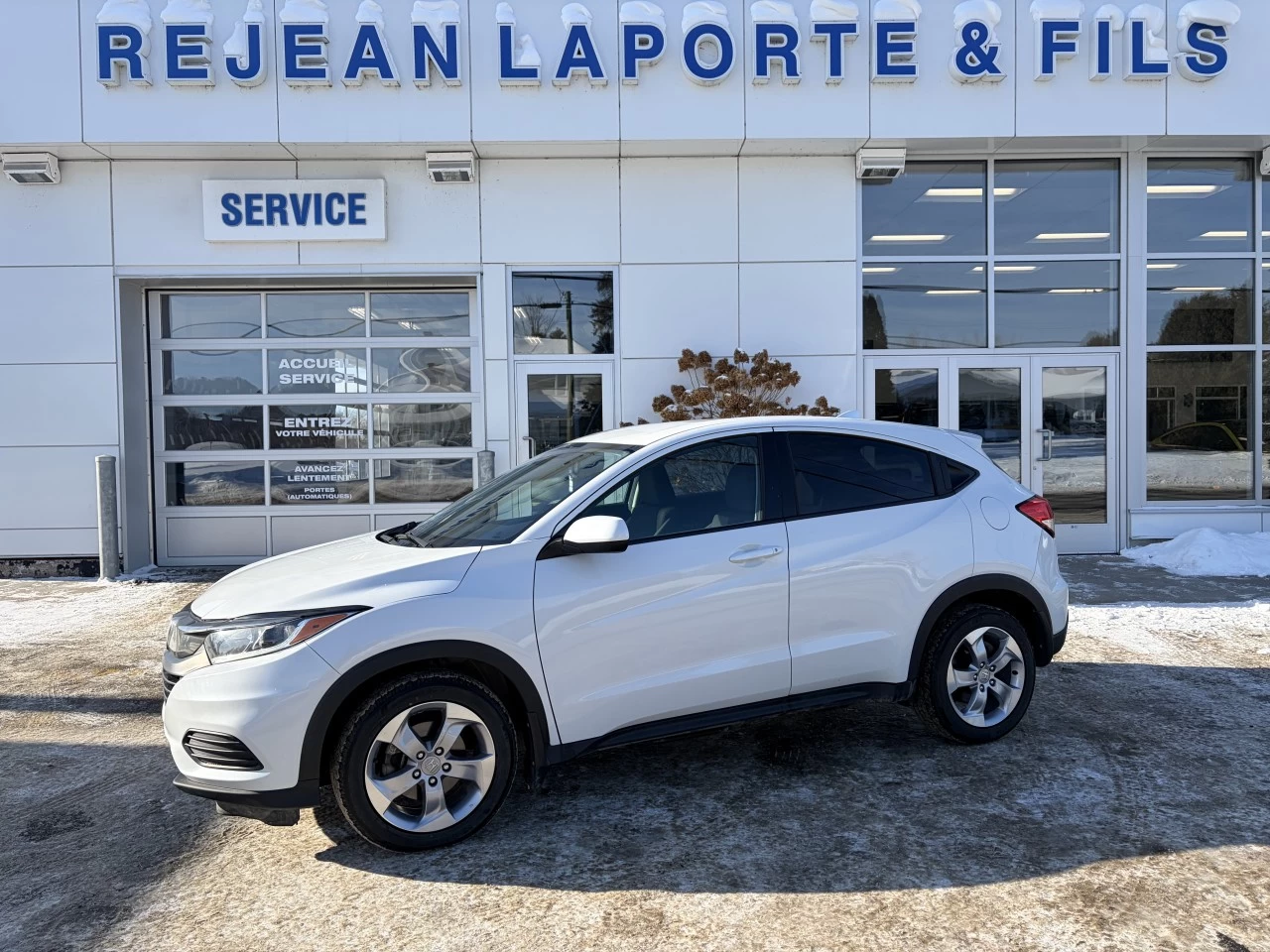2019 Honda HR-V LX https://www.st-norbertford.com/resize/b990ff35b810a3abc0cc817b2ca24889-1