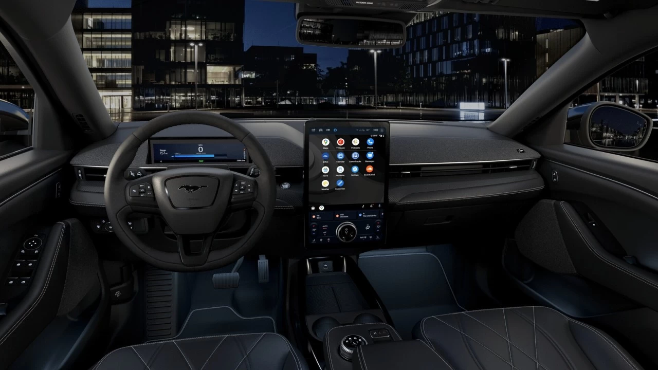 2024 Ford Mustang Mach-E Premium AWD Image principale