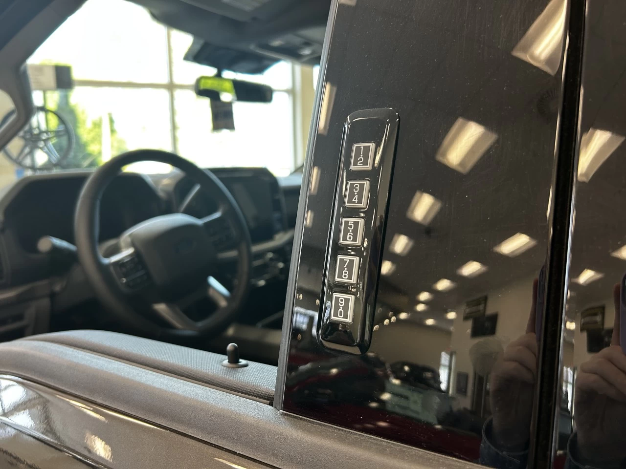 2024 Ford F-150 XLT Main Image