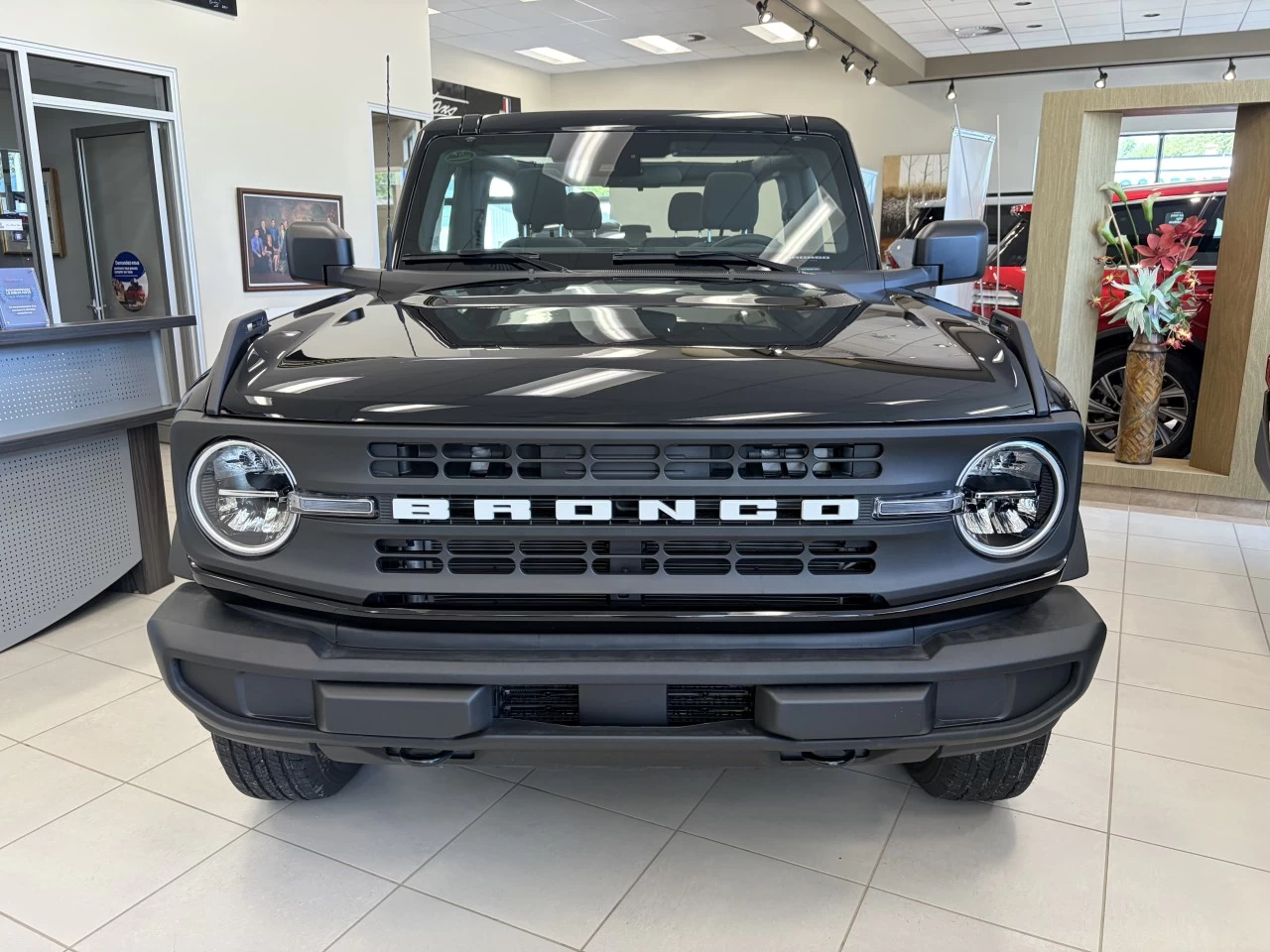 2026 Ford Bronco Base https://www.st-norbertford.com/resize/b990ff35b810a3abc0cc817b2ca24889-1