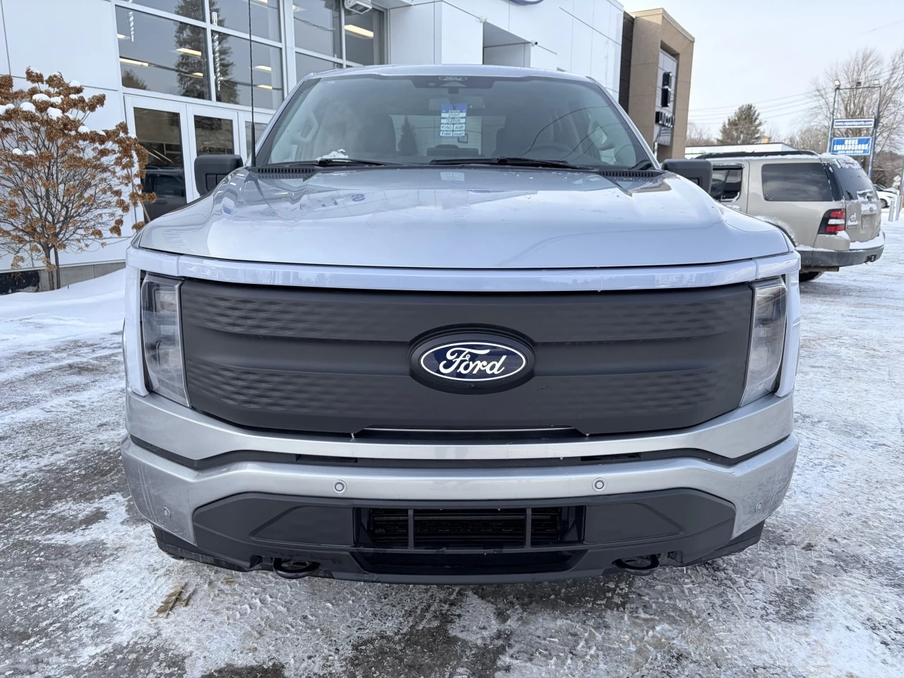 2025 Ford F-150 Lightning FLASH https://www.st-norbertford.com/resize/b990ff35b810a3abc0cc817b2ca24889-1