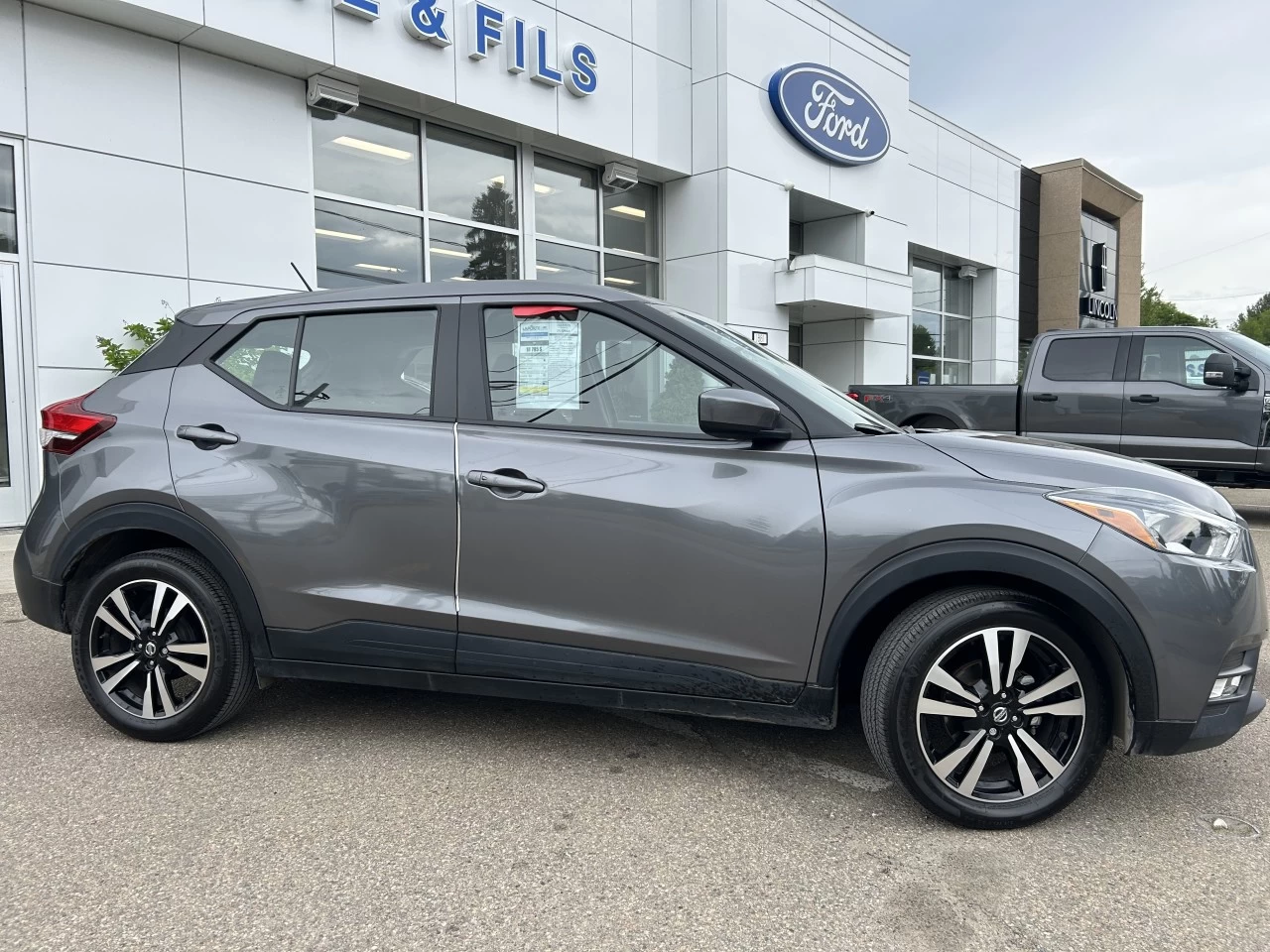 2019 Nissan Kicks SV Image principale