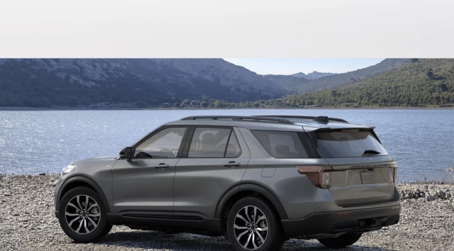 Ford Explorer ST-Line 2025