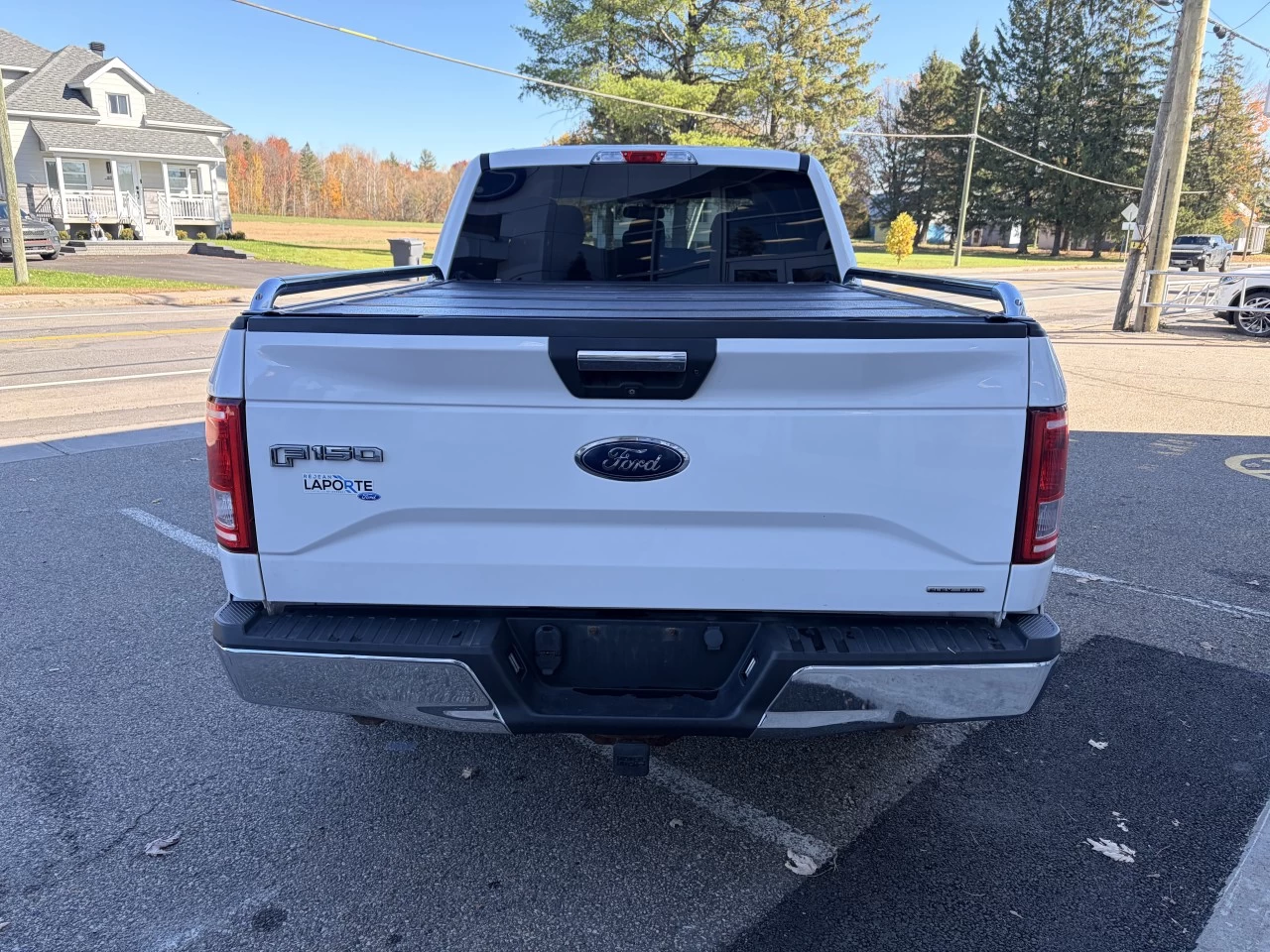 2016 Ford F-150 XLT https://www.st-norbertford.com/resize/b990ff35b810a3abc0cc817b2ca24889-1