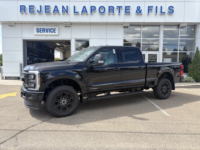 Ford F-250 Super Duty XLT 4X4 V8 DIESEL CREW CAB 2026