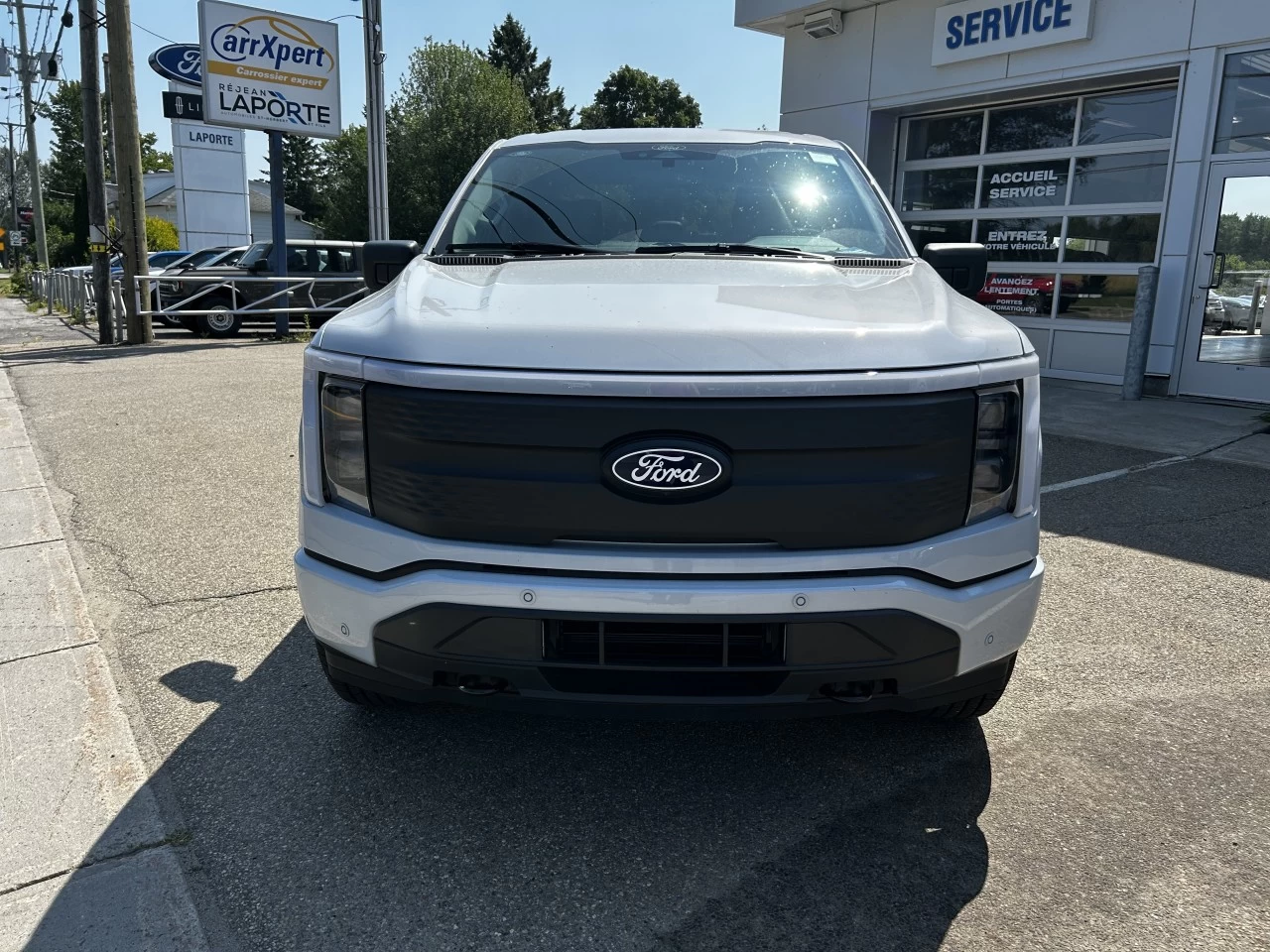 2025 Ford F-150 Lightning FLASH 4X4 https://www.st-norbertford.com/resize/b990ff35b810a3abc0cc817b2ca24889-1