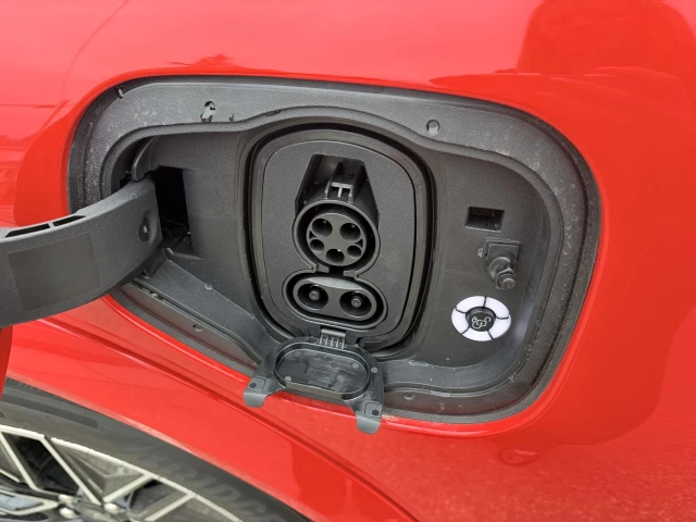 Ford Mustang Mach-E PREMIUM 88 KWH 300A 2026