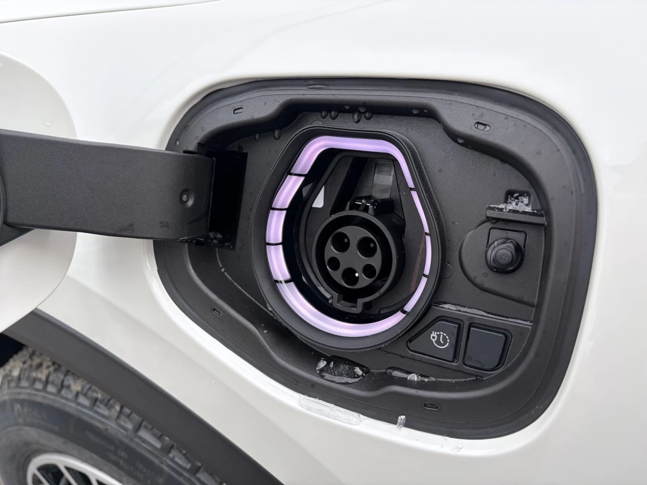 2026 Ford Escape PHEV https://www.st-norbertford.com/resize/b990ff35b810a3abc0cc817b2ca24889-1