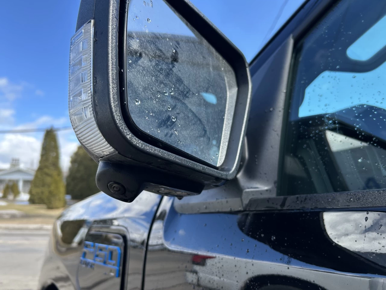 2025 Ford F-150 Lightning Flash 4WD https://www.st-norbertford.com/resize/b990ff35b810a3abc0cc817b2ca24889-1