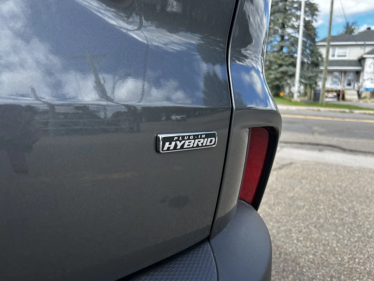 2025 Ford Escape PHEV FWD https://www.st-norbertford.com/resize/b990ff35b810a3abc0cc817b2ca24889-1