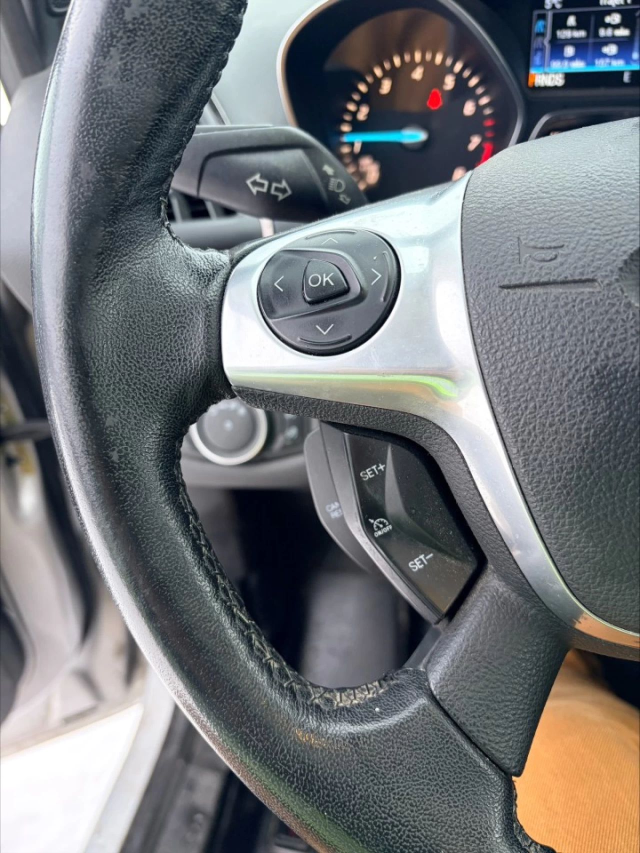 2015 Ford Escape Titanium Image principale