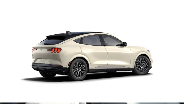 Ford Mustang Mach-E PREMIUM AWD 2025