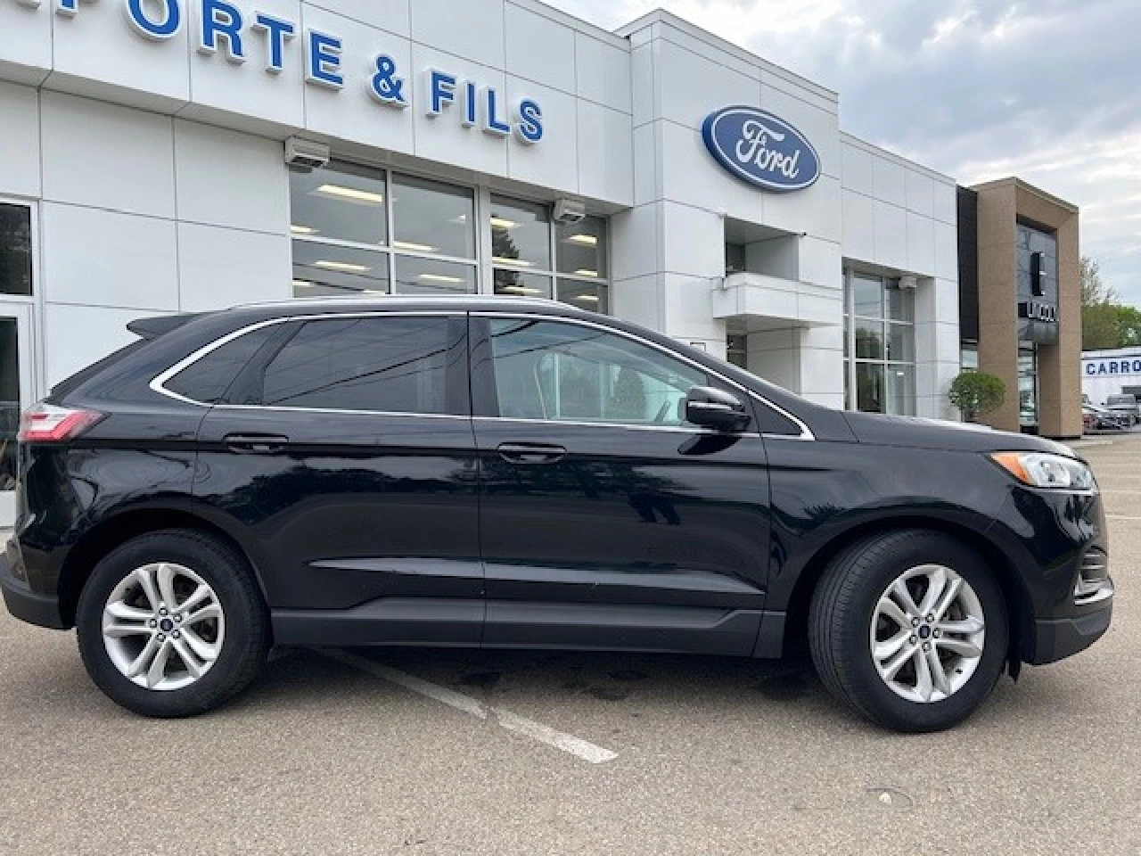 2019 Ford Edge SEL Main Image