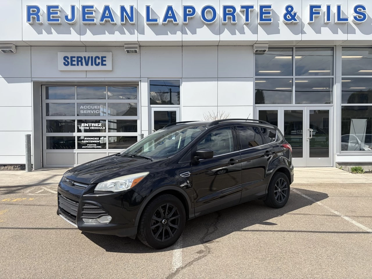 2015 Ford Escape SE https://www.st-norbertford.com/resize/b990ff35b810a3abc0cc817b2ca24889-1