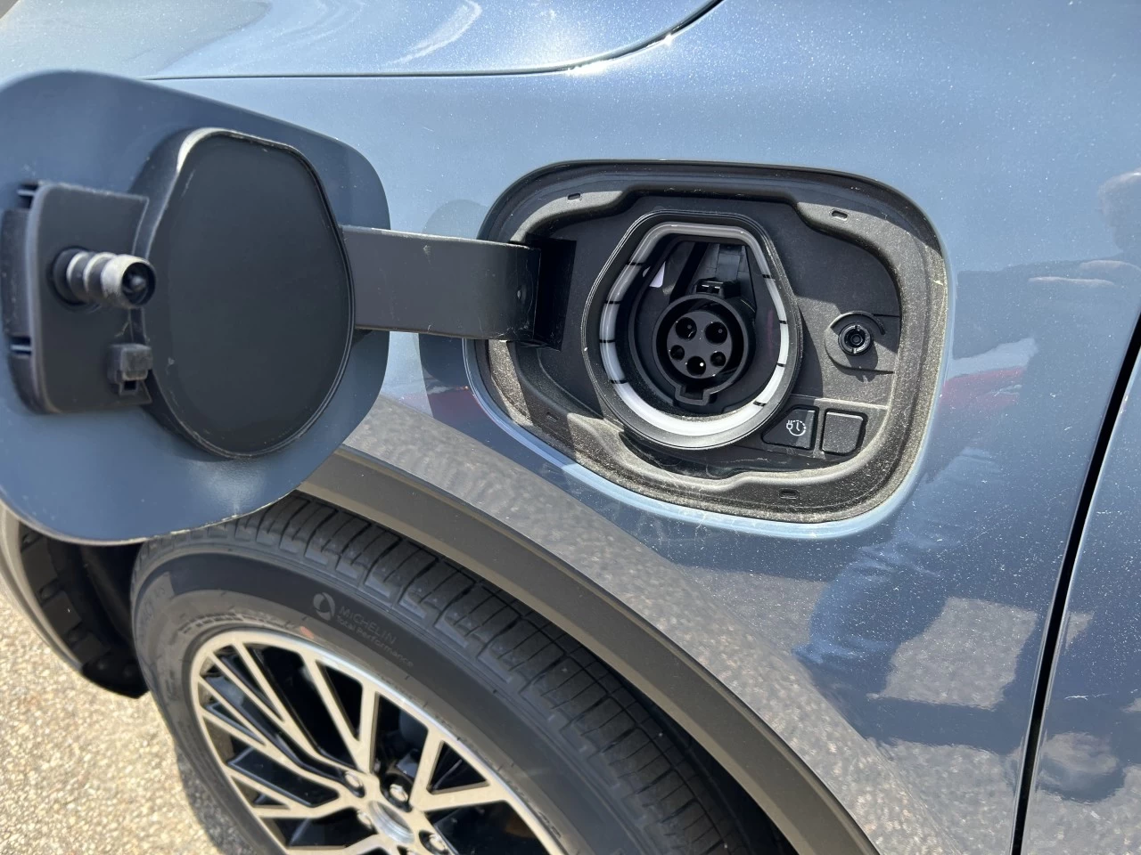 2025 Ford Escape PHEV Image principale