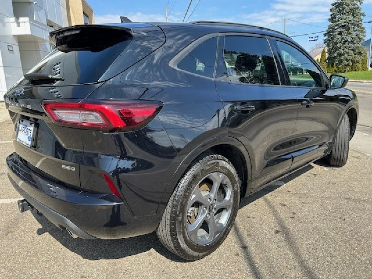 2023 Ford Escape ST-Line Main Image