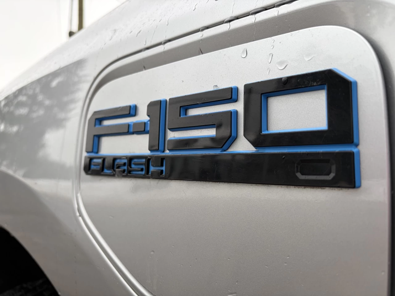 2024 Ford F-150 Lightning FLASH 131Kwh GROSSE BATTERIE, ECRAN 15 POUCES, VOLANT CHAUFFANT ADMISSIBLE iVMLZE https://www.st-norbertford.com/resize/b990ff35b810a3abc0cc817b2ca24889-1