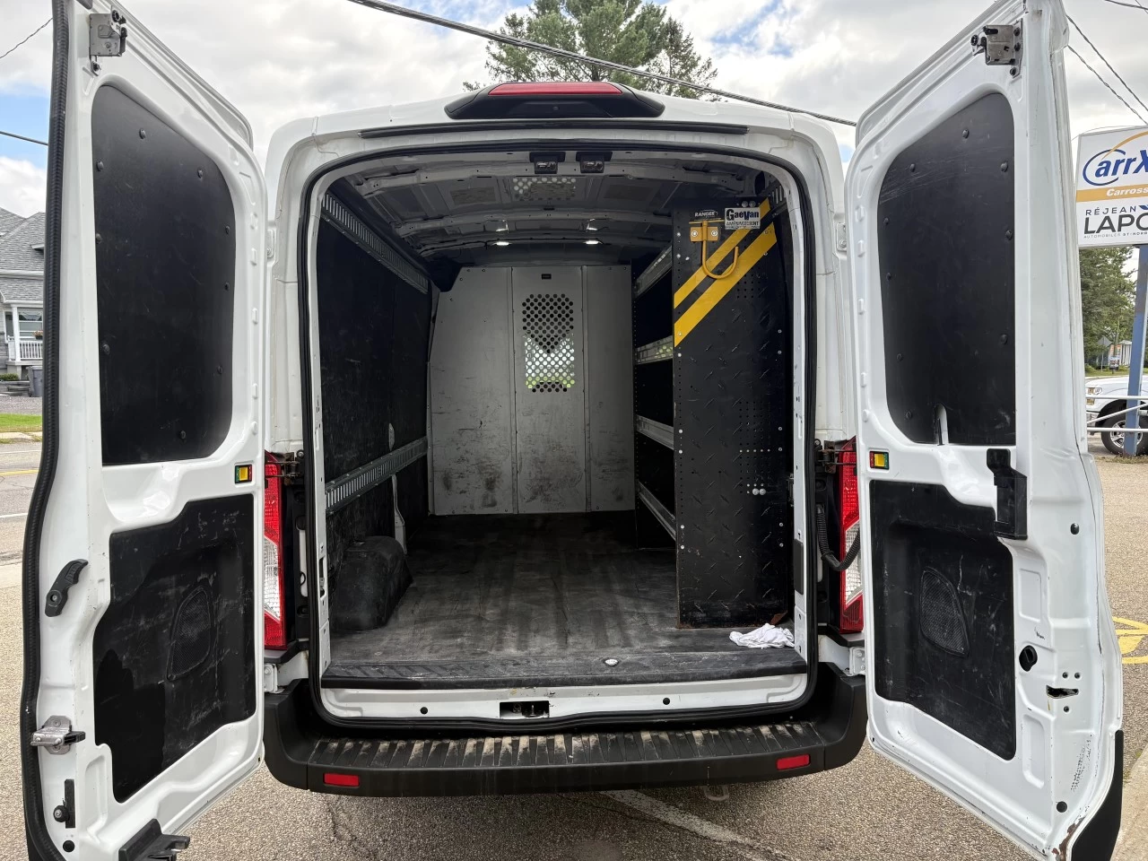 2021 Ford Transit fourgon utilitaire T-250 Med Rf 9070 GVWR RWD Image principale