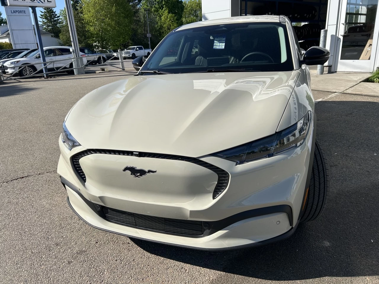 2025 Ford Mustang Mach-E Select AWD https://www.st-norbertford.com/resize/b990ff35b810a3abc0cc817b2ca24889-1