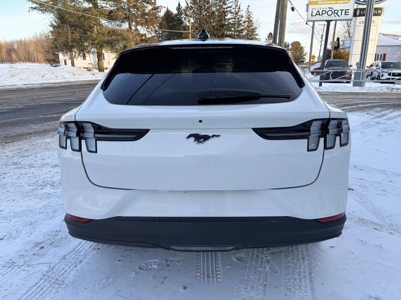 2025 Ford Mustang Mach-E PREMIUM EXTENDED BATTERY TOIT PANORAMIQUE https://www.st-norbertford.com/resize/b990ff35b810a3abc0cc817b2ca24889-1