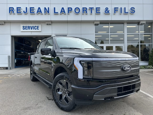 Ford F-150 Lightning LARIAT 2025