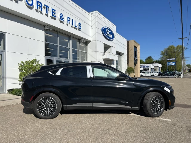 Ford Mustang Mach-E Premium AWD 2025