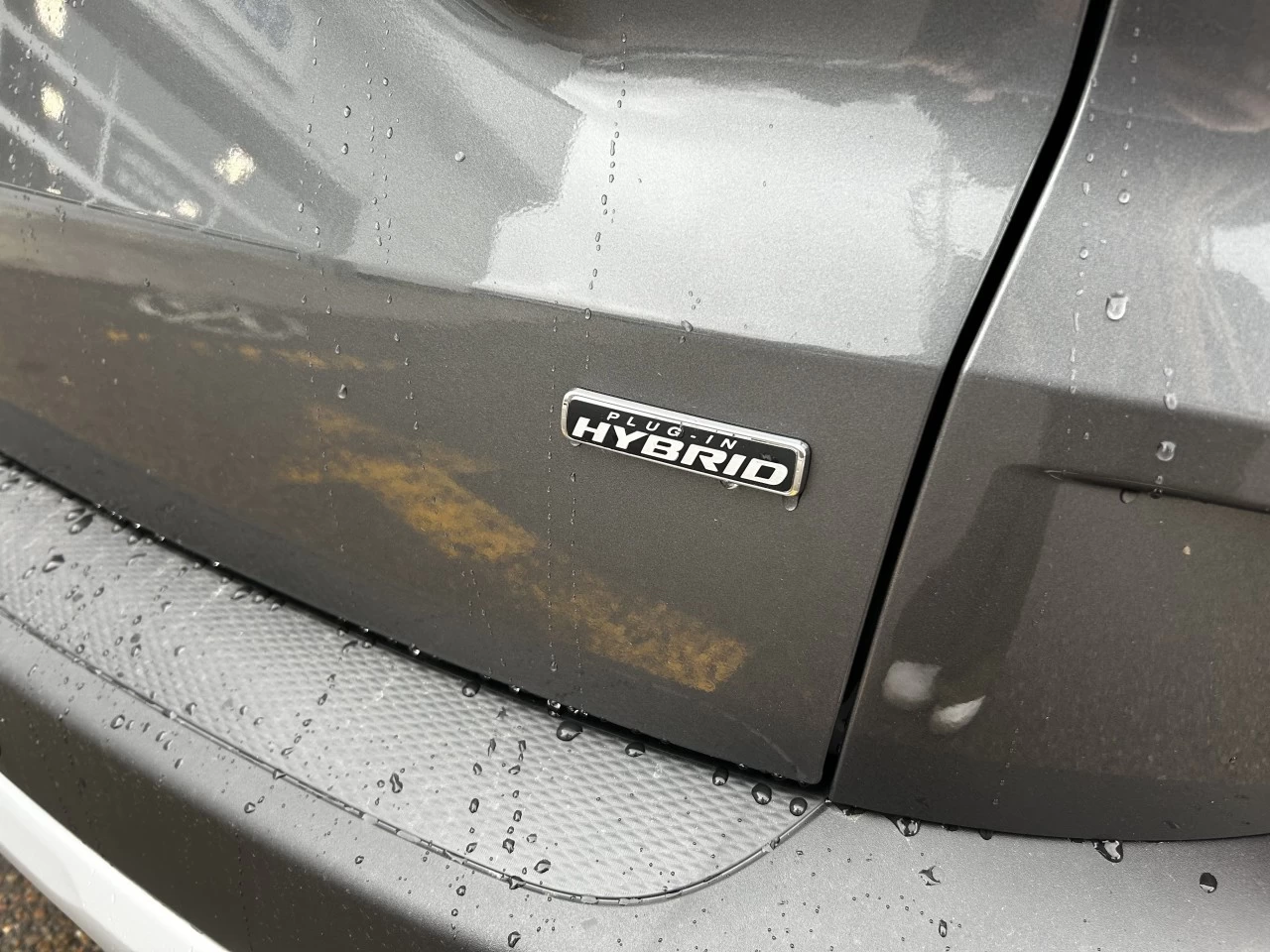 2026 Ford Escape PHEV https://www.st-norbertford.com/resize/b990ff35b810a3abc0cc817b2ca24889-1